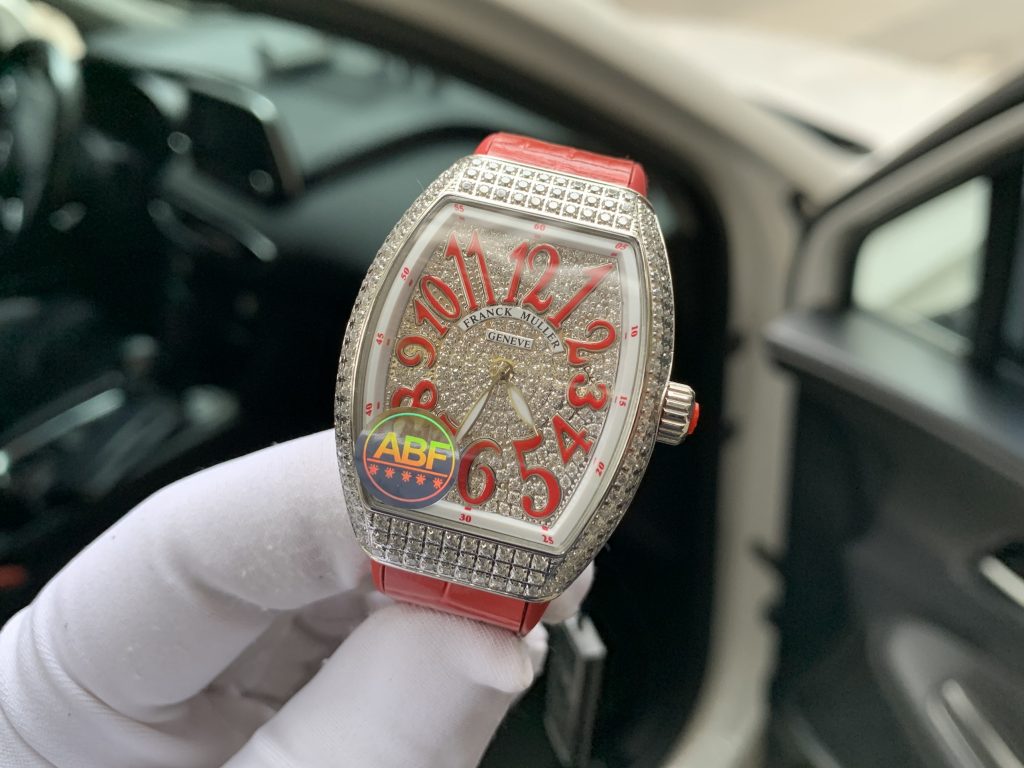 Đồng hồ Franck Muller V32 nữ màu đỏ