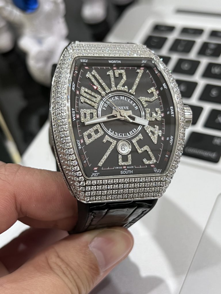 Đồng hồ Franck Muller nam dây cao su màu đen
