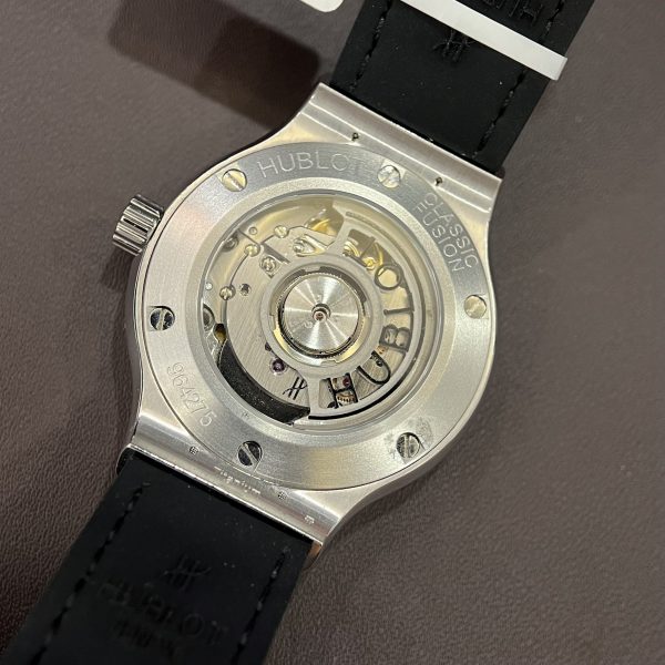 Dong-ho-Hublot-Automatic-38mm-scaled-1.jpg