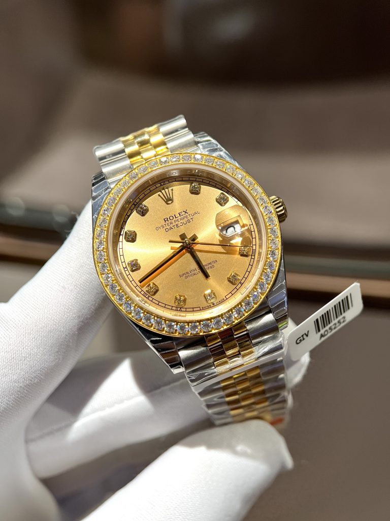 Đồng hồ Rolex đính kim cương Moissanite