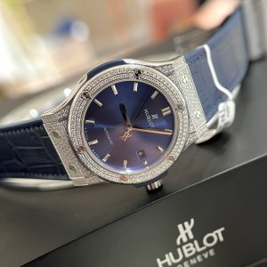 Đồng hồ Hublot Classic Fusion chế tác kim cương tự nhiên