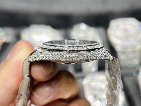 Đồng hồ Rolex chế tác kim cương moissanite