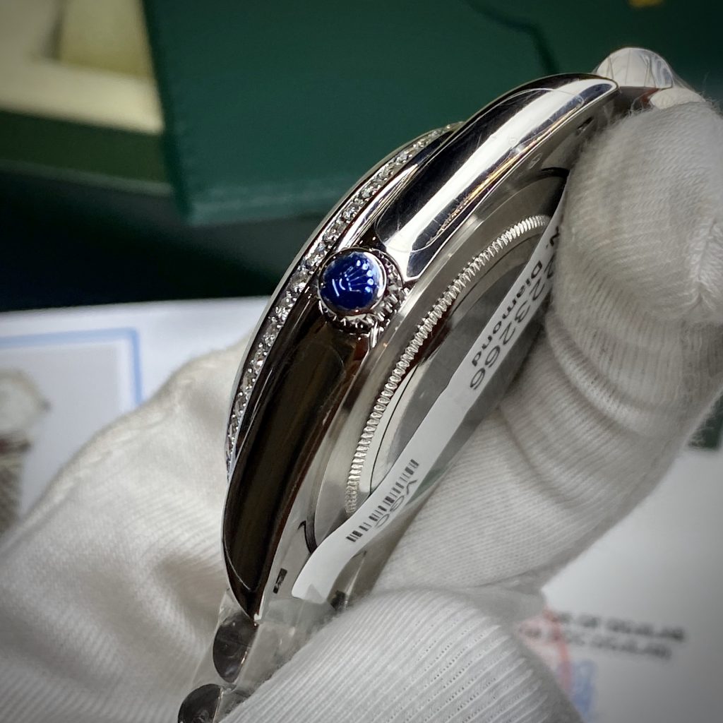 Đồng hồ Rolex chế tác niềng kim cương tự nhiên
