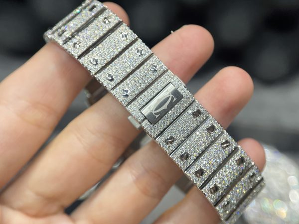 Đồng hồ Cartier dây kim loại đính kim cương