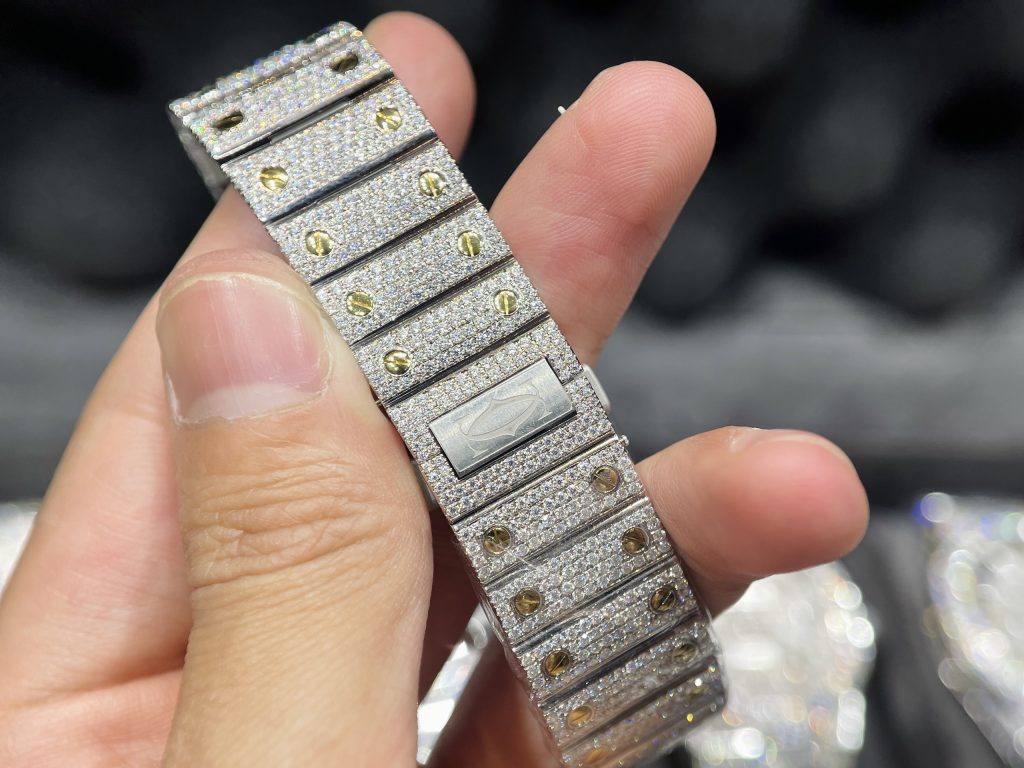 Đồng hồ Cartier nam dây kim loại khảm kim cương