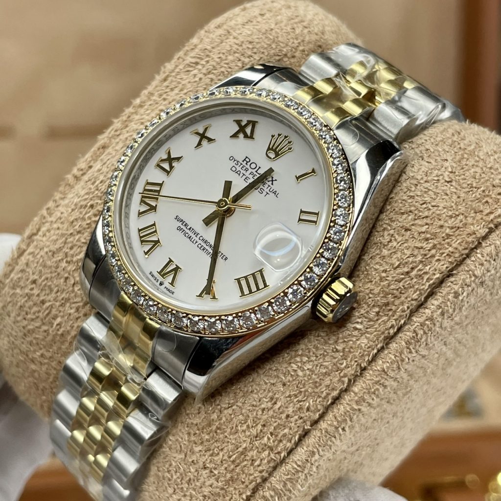 Đồng hồ Rolex niềng kim cương moissanite