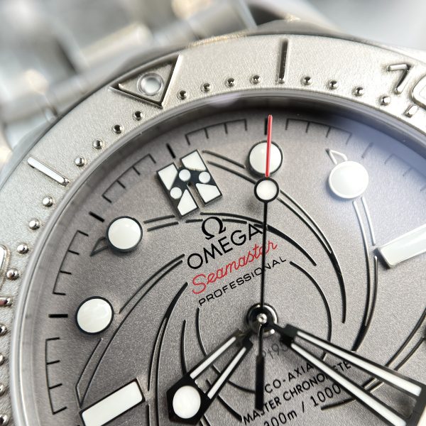 Đồng hồ Omega Seamaster Fake 11