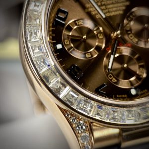 Đồng hồ Rolex Daytona chế tác kim cương moissanite