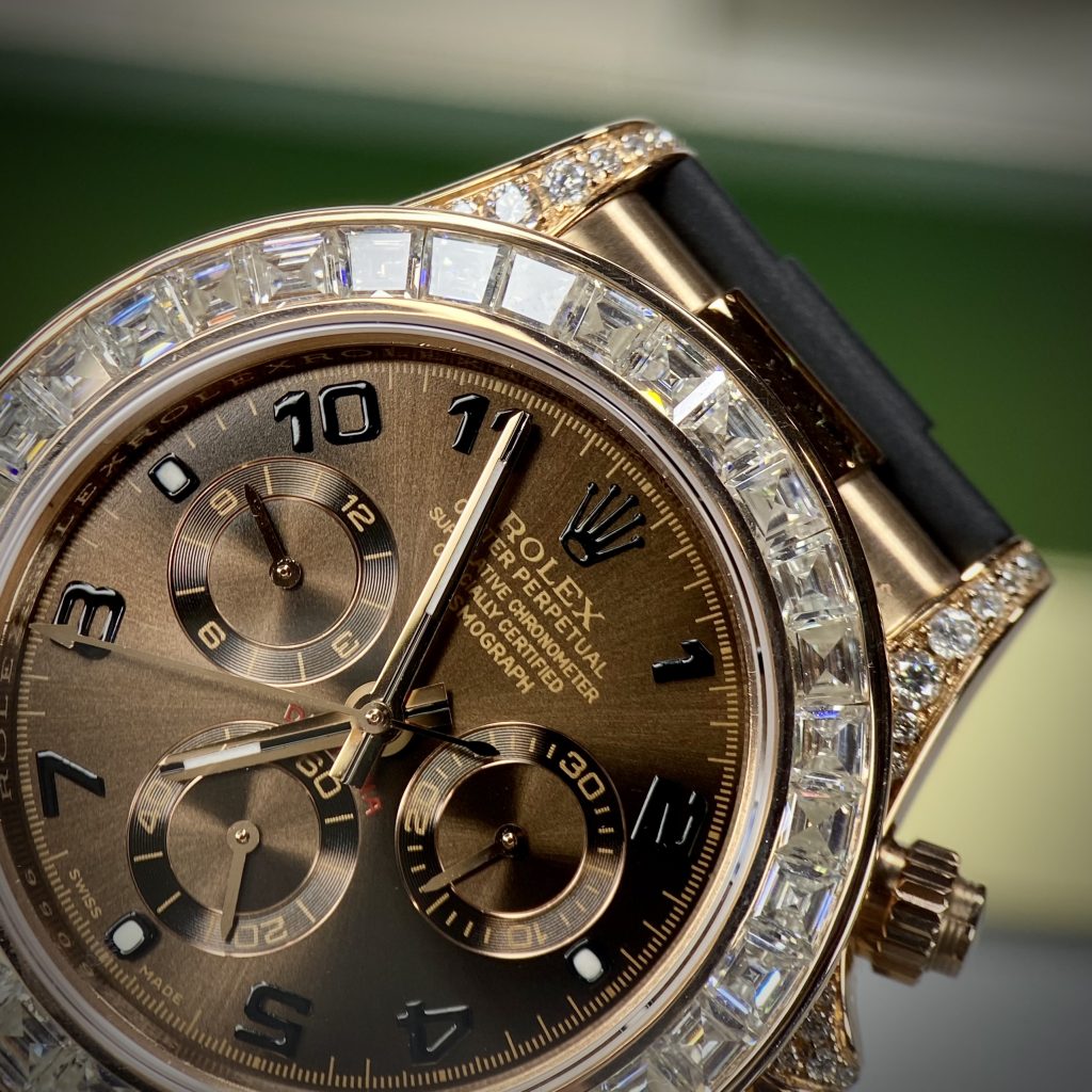 Đồng hồ Rolex Daytona niềng kim cương moissanite