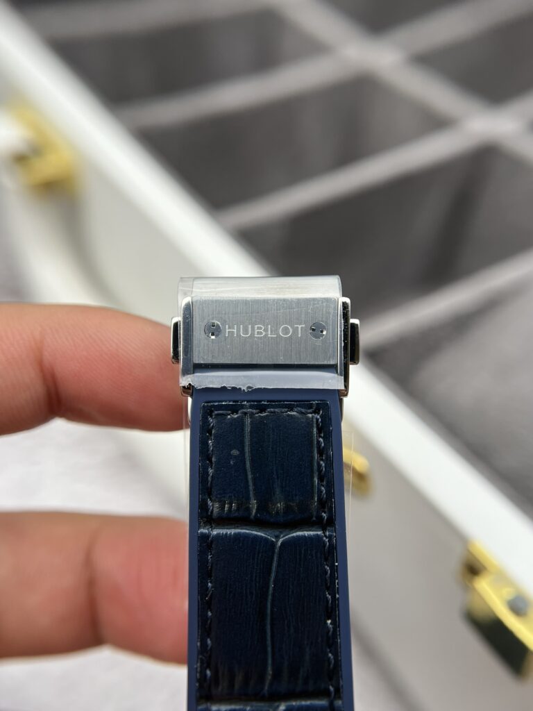 Đồng hồ Hublot Classic Fusion Full Diamond nữ màu xanh