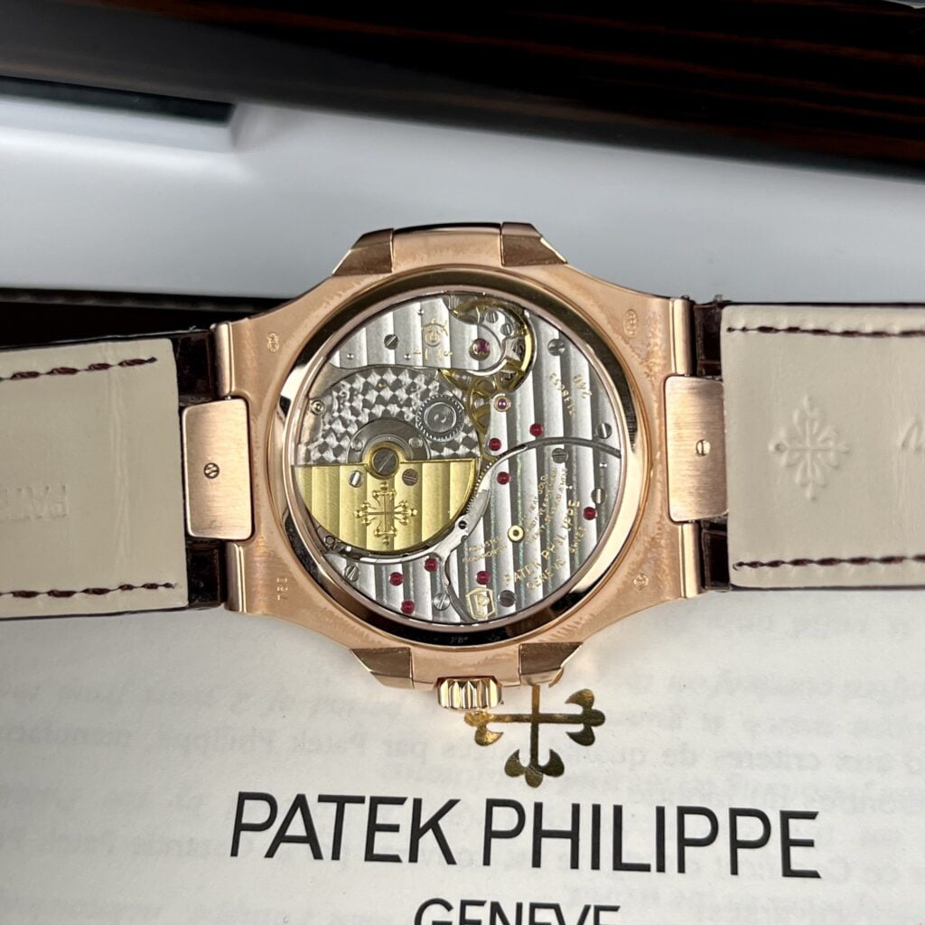 Đồng hồ Patek Philippe 5724R Cơ lộ máy