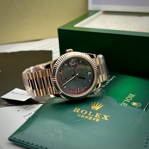 Đồng hồ Rolex Replica cao cấp bọc vàng Day-Date mặt xà cừ