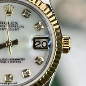 Đồng Hồ Rolex DateJust Nữ Replica Mặt Xà Cừ Cọc Số Đính Đá