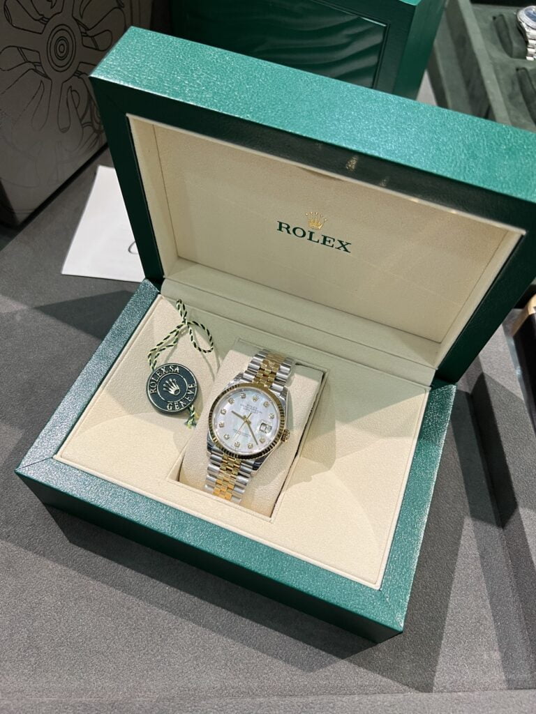 Đồng Hồ Rolex DateJust Mother Of Pearl Demi Gold Fake 11 Máy Thụy Sỹ 36mm