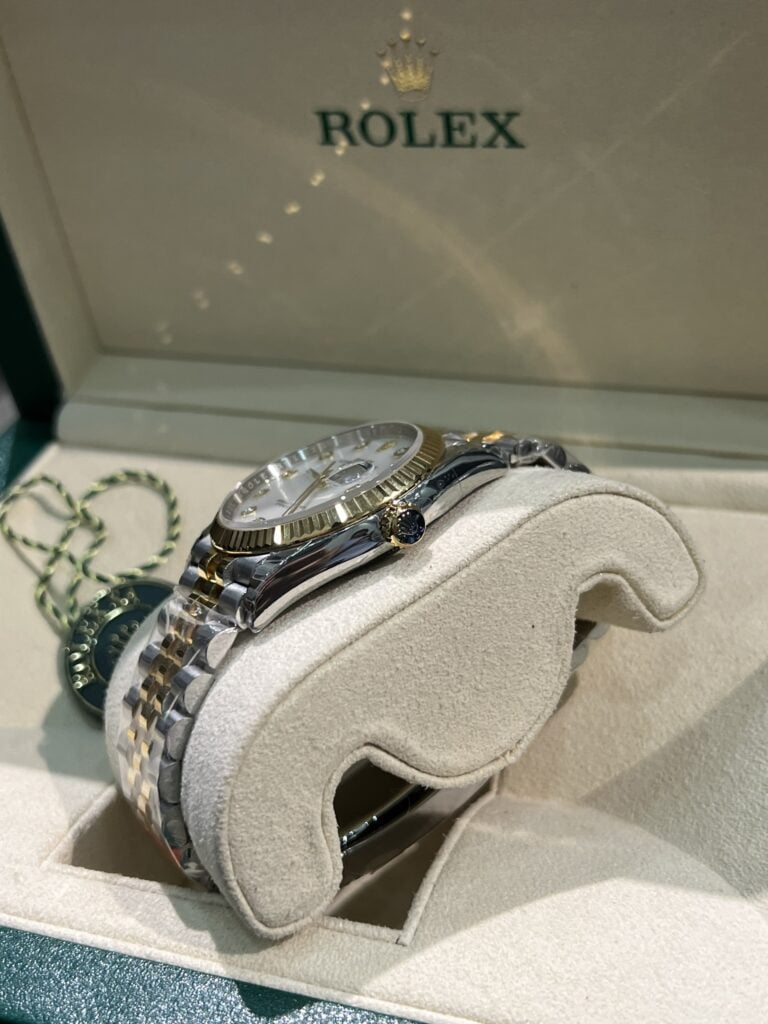 Đồng Hồ Rolex DateJust Mother Of Pearl Giá Rẻ