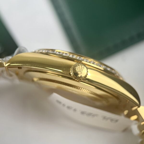 Đồng Hồ Rolex Đính Đá Bọc Vàng 18K