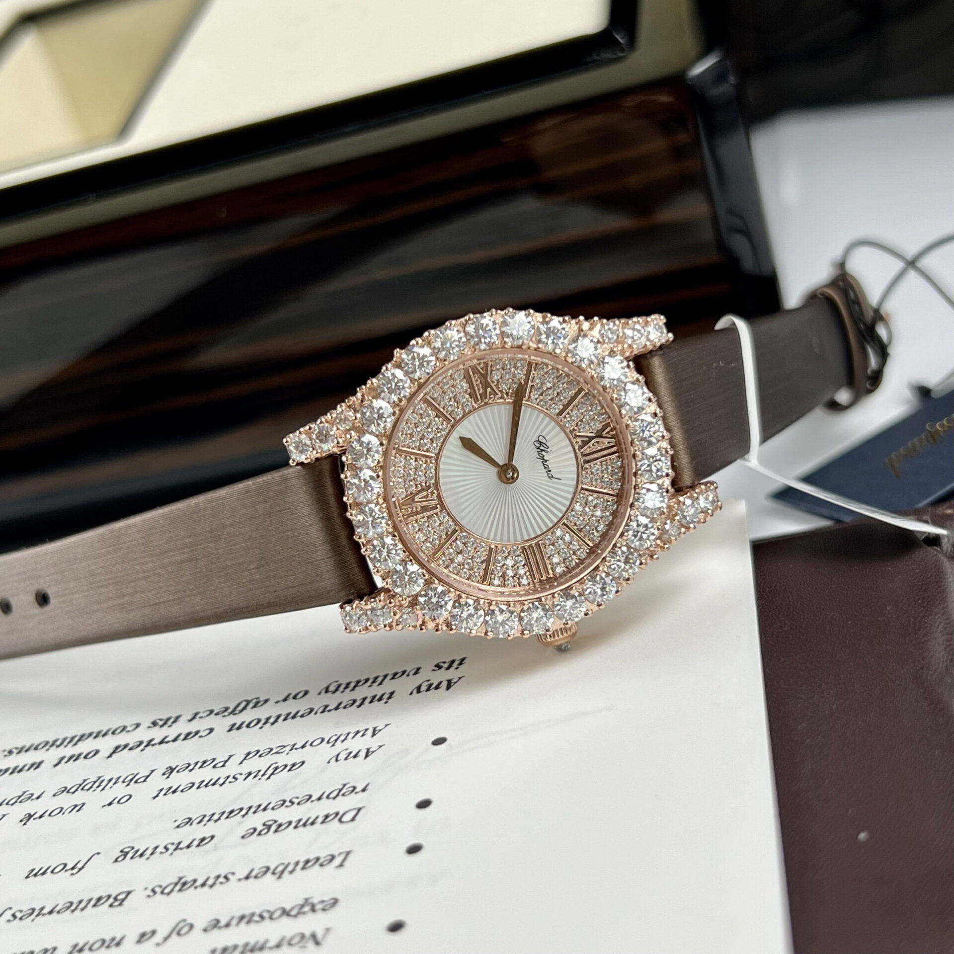 Top đồng hồ thông minh nữ màu hồng đẹp 'lịm tim' cho các cô gái |  websosanh.vn