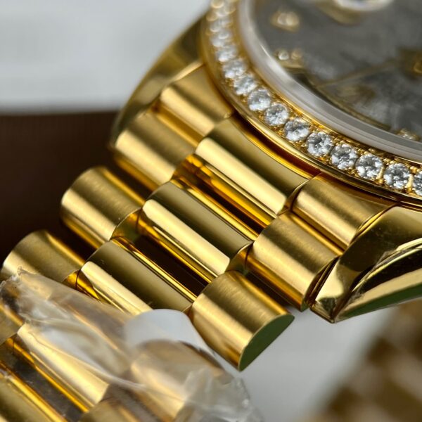 Đồng Hồ Nam Rolex Day-Date Bọc Vàng 18K Kim Cương Moissanite
