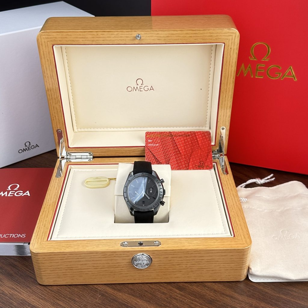 Đồng Hồ Omega Speedmaster Dark Side of The Moon Gốm Đen Nhà Máy OM 44mm