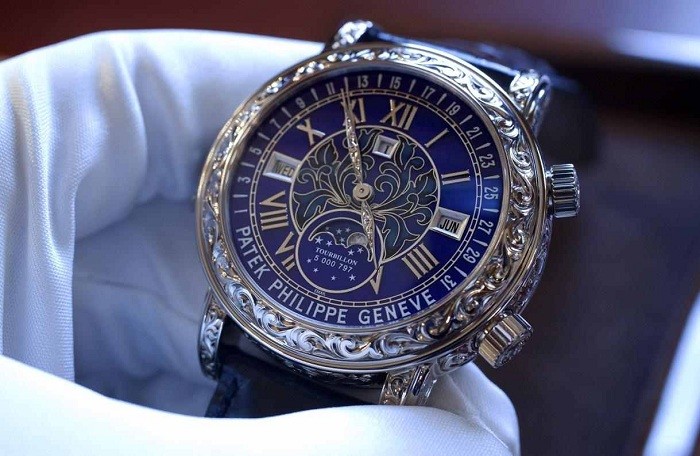 Top 10 mẫu đồng hồ đẹp nhất thế giới - Patek Philippe Sky moon Tourbillon