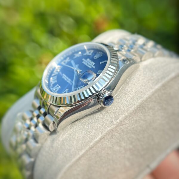 Đồng Hồ Rolex DateJust Blue Dial Nữ Cọc Số La Mã Cá Tính 31mm