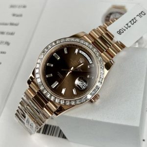 Dong-Ho-Rolex-Day-Date-Boc-Vang-That-Do-Kim-Cuong-Moissanite-Mat-Chocolate-Rep-11-600x600