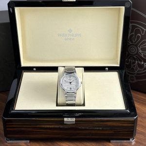 Đồng Hồ Patek Philippe Nữ Rep 11 Nautilus 7118 Màu Trắng Đính Đá (3)