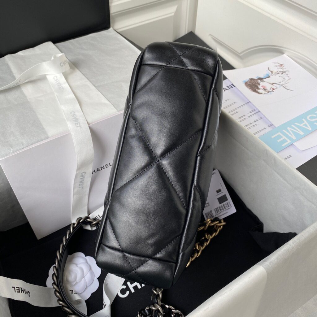 Túi Xách Chanel C19 Flap Bag Siêu Cấp Màu Đen Size 26cm (1)