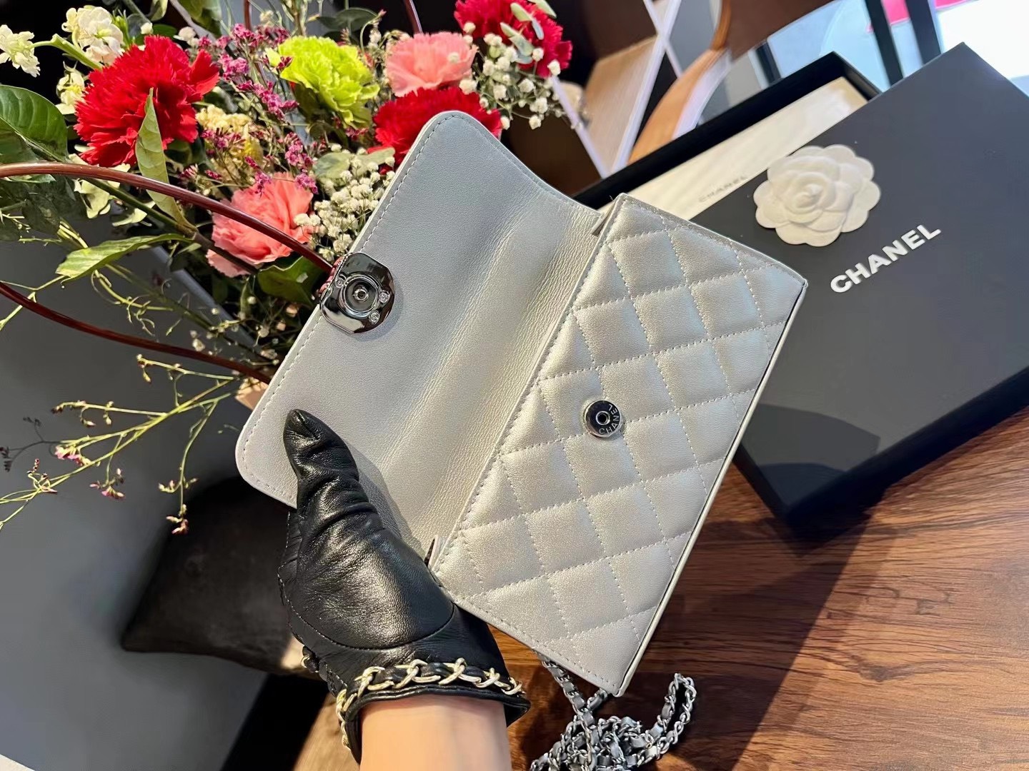 Chanel Classic Flap Bag White - Nice Bag™