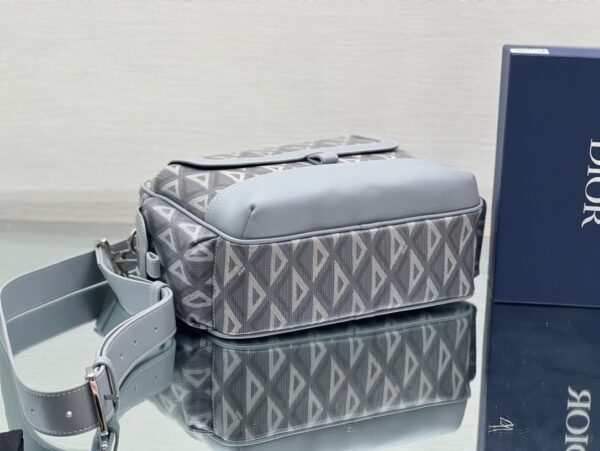 Túi Xách Dior Hit The Road Bag Họa Tiết Diamond Siêu Cấp (1)
