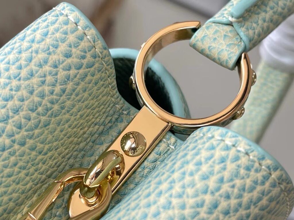 Túi Xách Louis Vuitton Capucines BB Siêu Cấp Màu Xanh Bạc Hà 27x21x10cm (1)