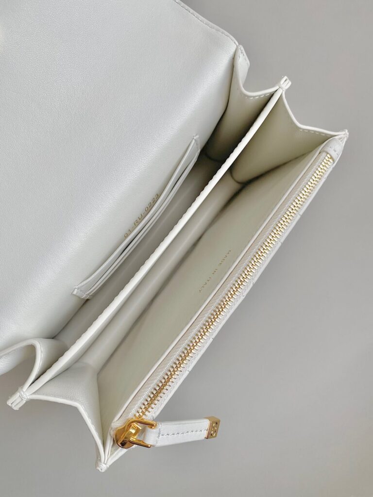 Túi Xách Nữ Chanel Miss Caro Mini Bag Siêu Cấp Màu Trắng 19x13x5cm (4)
