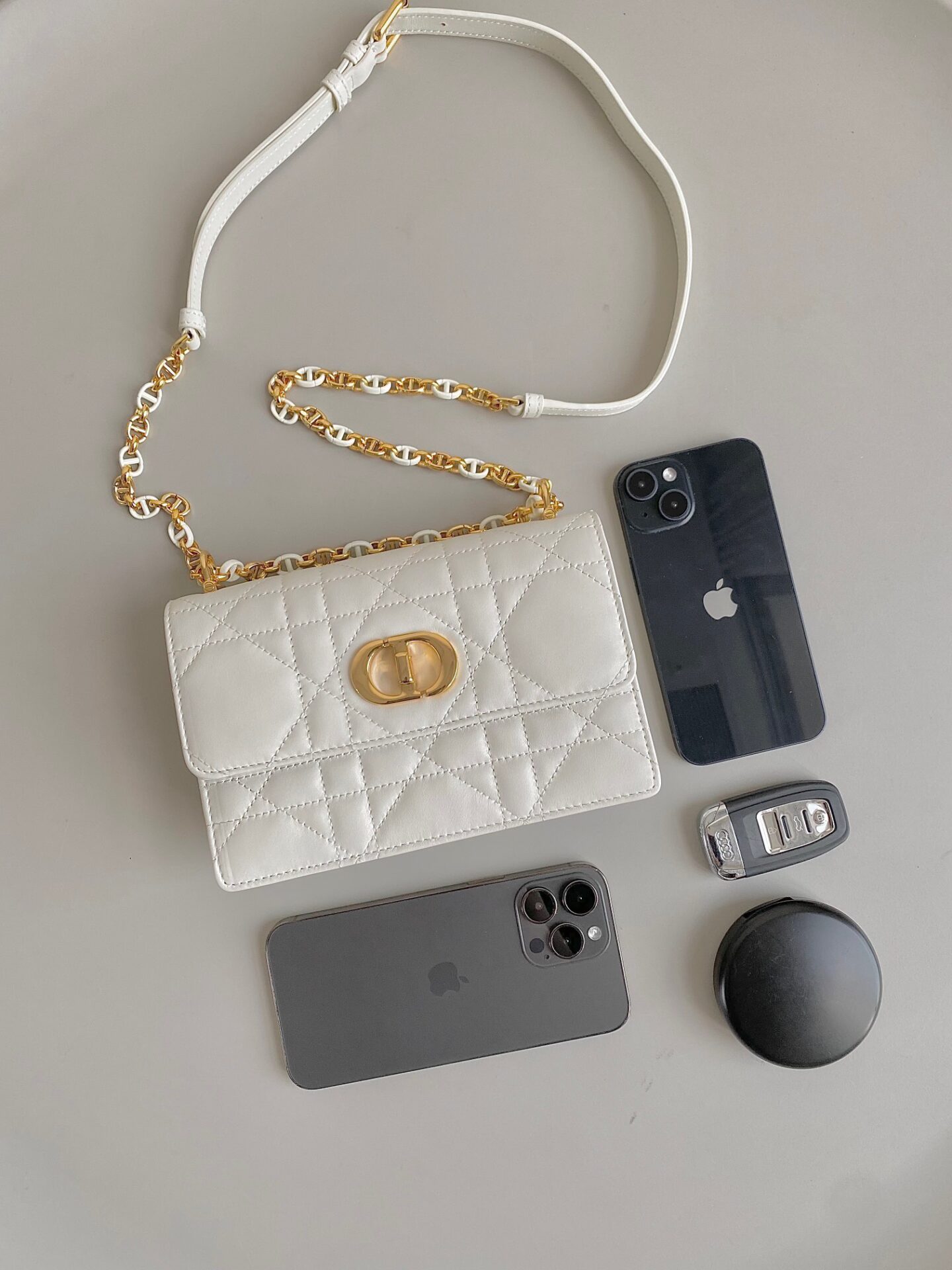 Túi Xách Nữ Chanel Miss Caro Mini Bag Siêu Cấp Màu Trắng 19X13X5Cm - Dwatch  Luxury