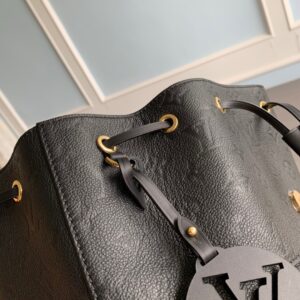 Balo Louis Vuitton Montsouris Màu Đen Siêu Cấp 27x33cm (2)