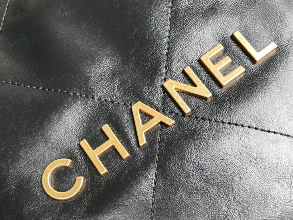 Túi Chanel Shopping 22 Siêu Cấp Da Bóng Màu Đen 35cm (2)
