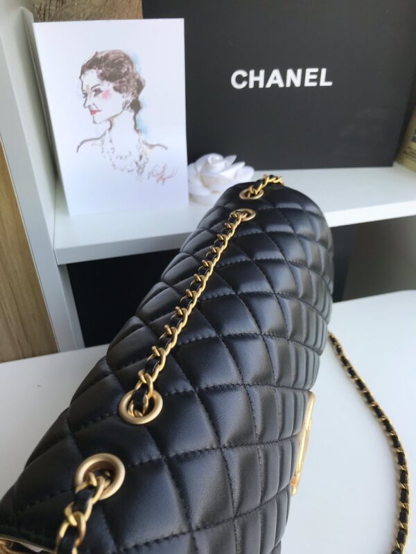 Túi Chanel Siêu Cấp Mặt Khóa Chanel Màu Đen 25cm (2)