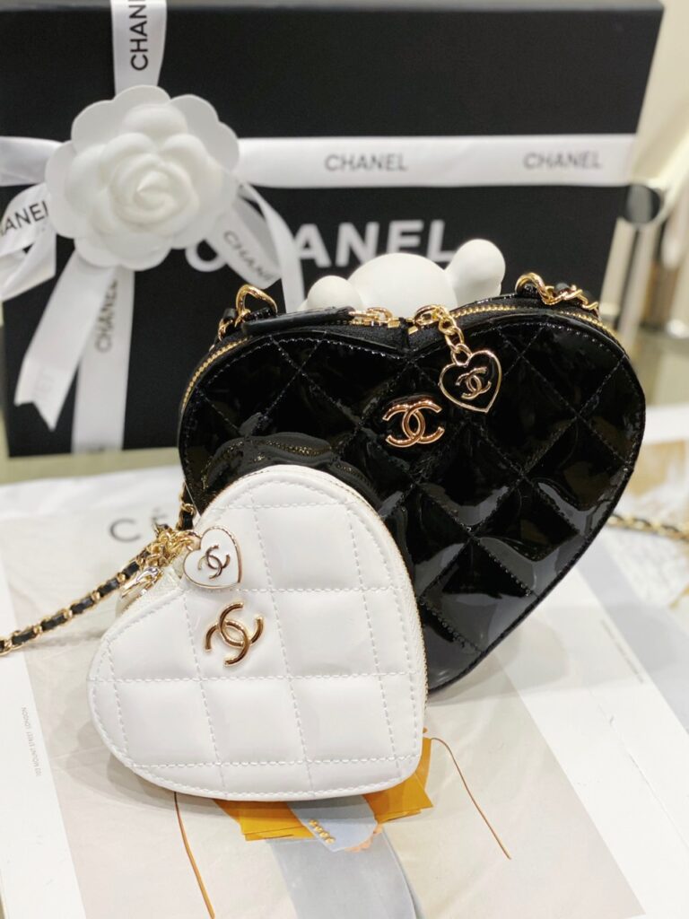 Túi Chanel Trái Tim Chất Da Bóng Siêu Cấp 15x13x2cm (2)