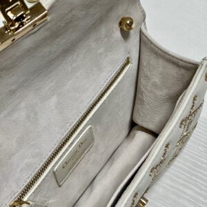 Túi Dior DiorAddict Siêu Cấp Màu Trắng Khóa Mạ Vàng (1)