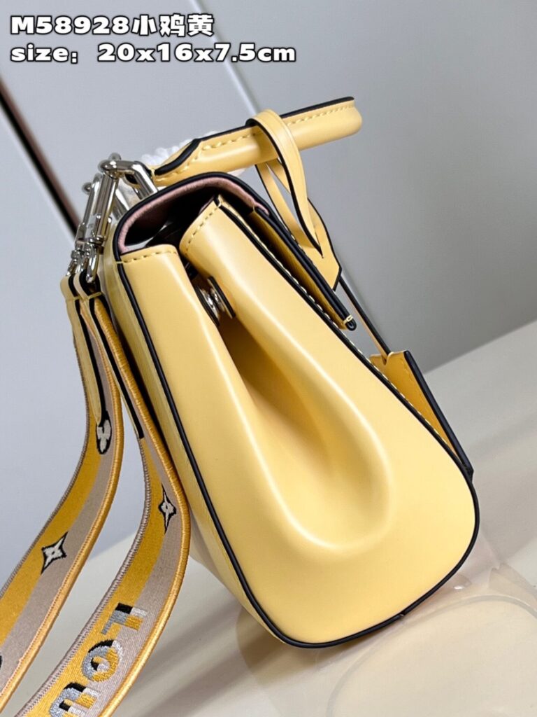 Túi Louis Vuitton LV Clunny Siêu Cấp Màu Vàng Chanh 20x16cm (1)