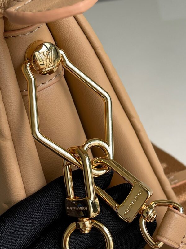 Túi Louis Vuitton LV Coussin 2023 Siêu Cấp Màu Nâu 26cm (8)