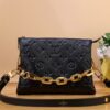 Túi Louis Vuitton LV Coussin Siêu Cấp Màu Đen 20x19cm (1)