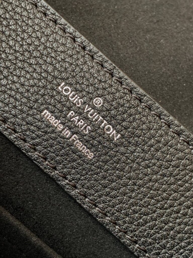 Túi Louis Vuitton LV Lockme Ever BB Siêu Cấp Nữ Màu Đen 23x17x10cm (2)