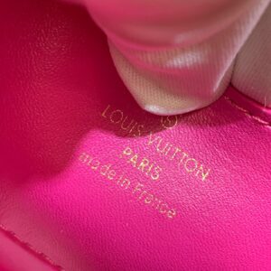 Túi Louis Vuitton LV Twist Handle Siêu Cấp Màu Đen 17x25x11cm (7)