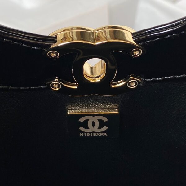 Túi Xách Chanel 31 Bag Siêu Cấp Da Bóng Đen Trắng (2)
