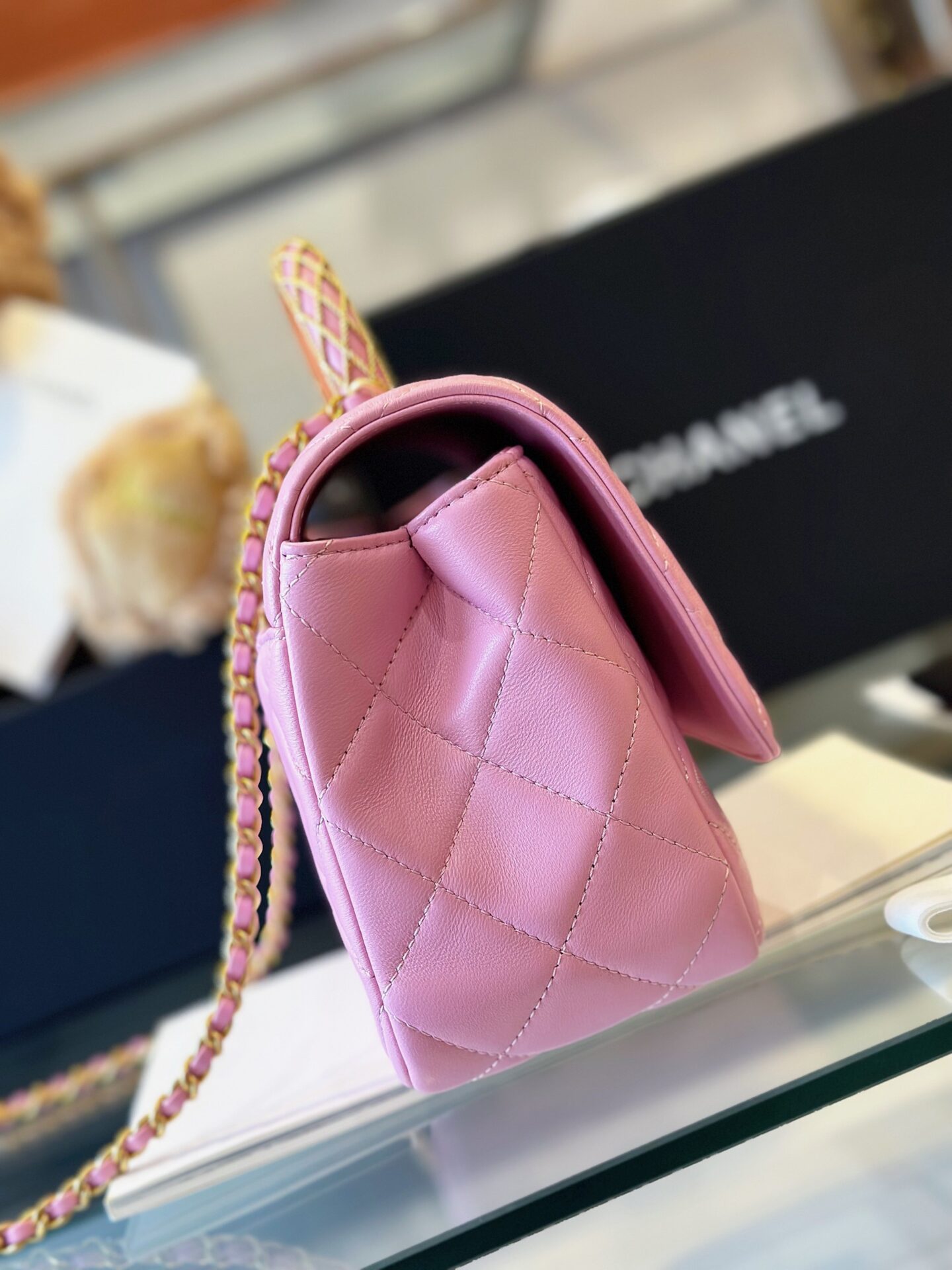 Túi Xách Chanel Coco Mini Handle Bag Màu Hồng Siêu Cấp 22X21Cm - Dwatch  Luxury