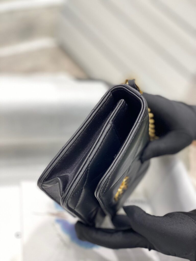 Túi Xách Chanel Woc C19 Siêu Cấp Màu Xanh Mạ Vàng Size 19cm (5)
