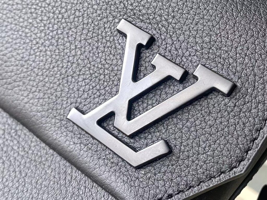 Túi Xách Louis Vuitton LV Fastline Siêu Cấp Nam Màu Đen 23 (2)
