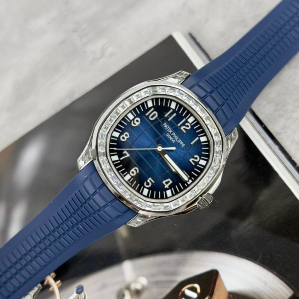 Đồng Hồ Patek Philippe Aquanaut 5168G Đính Đá Baguette Màu Xanh GRF (9)