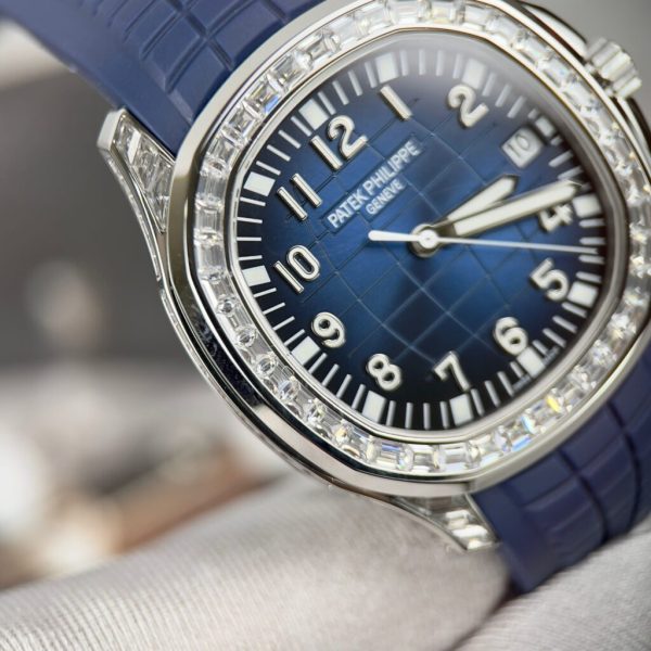 Đồng Hồ Patek Philippe Aquanaut 5168G Đính Đá Baguette Màu Xanh GRF (9)