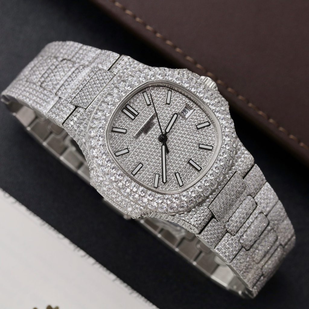 Đồng Hồ Patek Philippe Nautilus 5719 Đính Full Đá Replica (9)